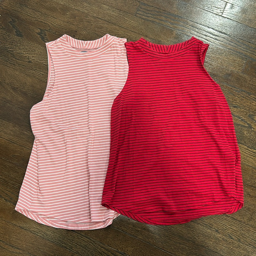 Old Navy Tanks 2 pack, Size M